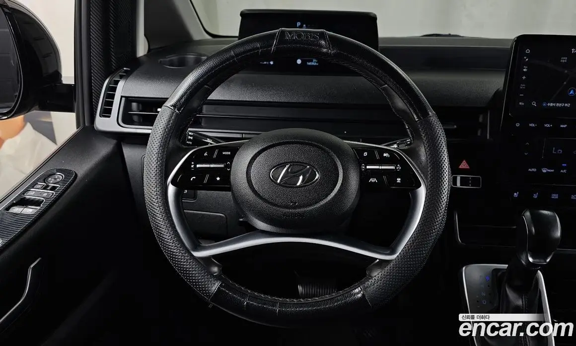 Hyundai Staria 2022 3.5 автомат (гидро), фото 19