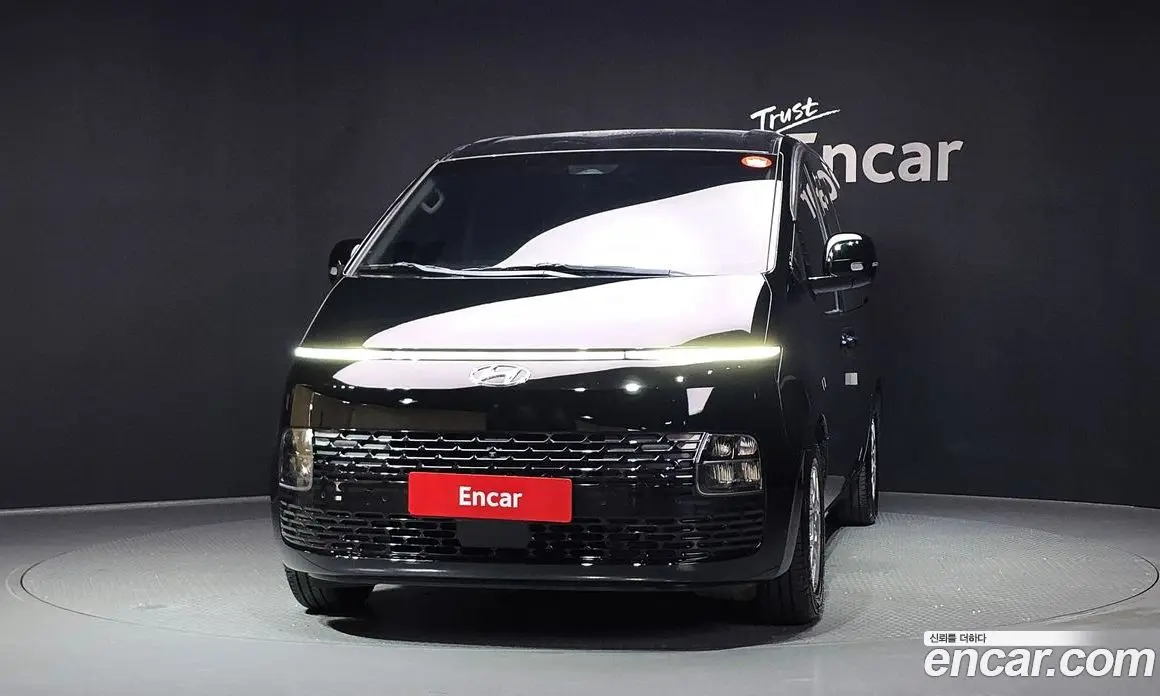 Hyundai Staria 2022 3.5 автомат (гидро), фото 3