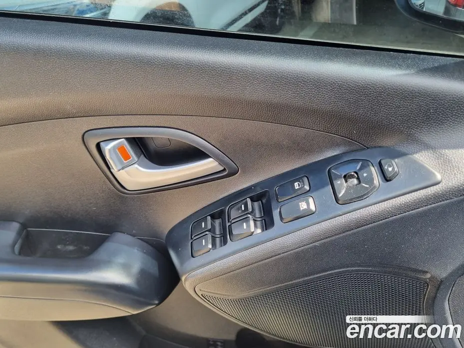 Hyundai Tucson 2013 2.0 автомат (гидро), фото 14