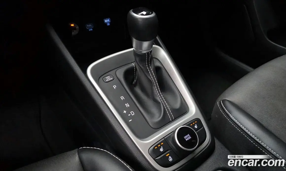 Hyundai Venue 2019 1.6 автомат (гидро), фото 12