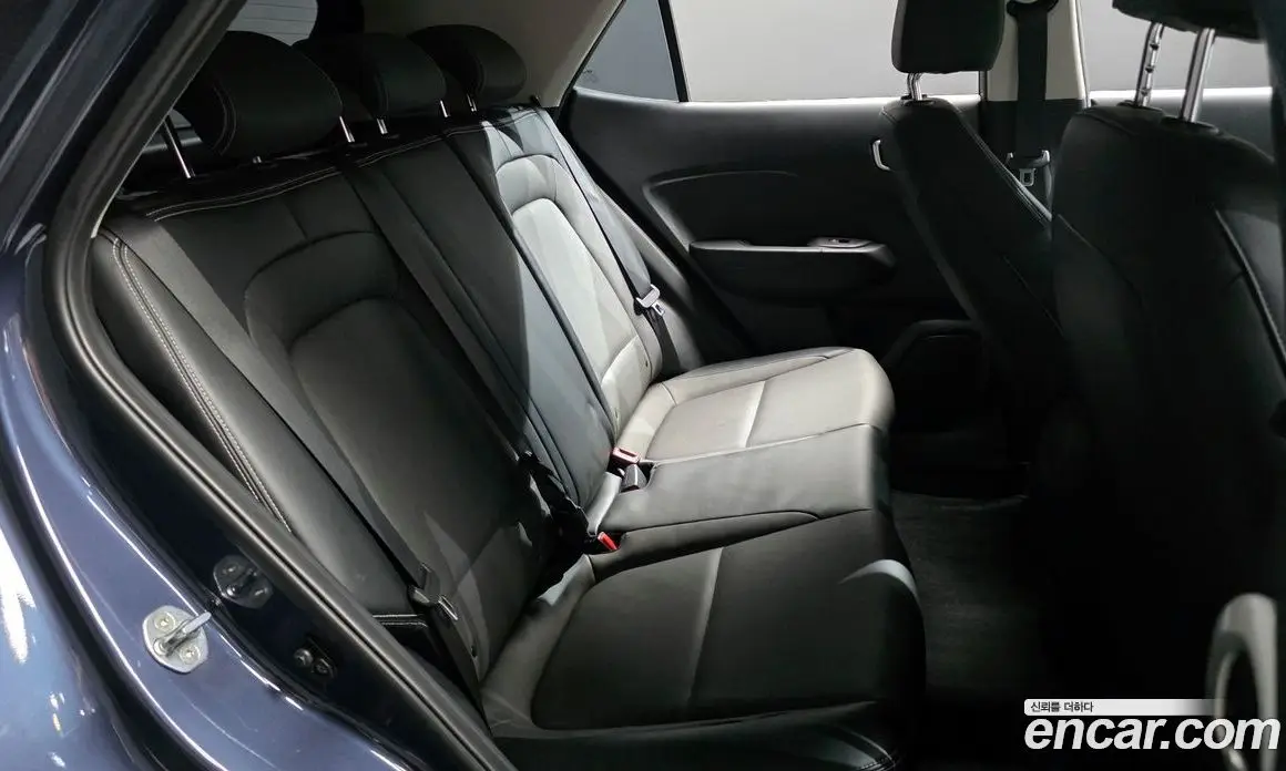 Hyundai Venue 2019 1.6 автомат (гидро), фото 17