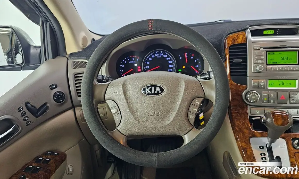 Kia Carnival 2013 2.2 автомат (гидро), фото 13 Kia Carnival 2013 2.2 автомат (гидро), фото 13