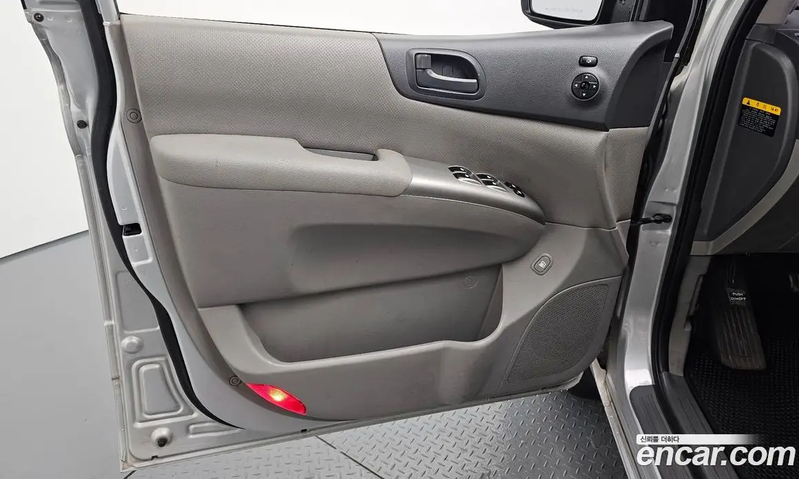 Kia Carnival 2014 2.2 автомат (гидро), фото 14 Kia Carnival 2014 2.2 автомат (гидро), фото 14