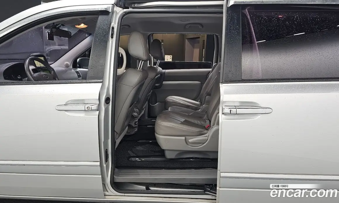 Kia Carnival 2014 2.2 автомат (гидро), фото 17 Kia Carnival 2014 2.2 автомат (гидро), фото 17