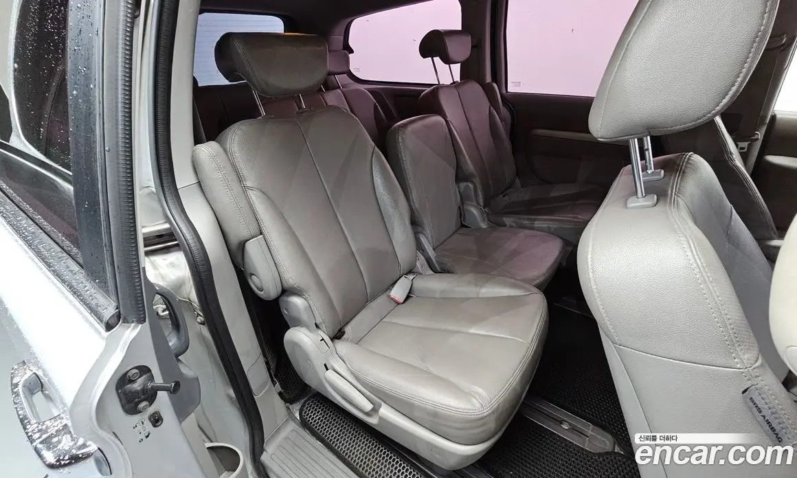 Kia Carnival 2014 2.2 автомат (гидро), фото 18 Kia Carnival 2014 2.2 автомат (гидро), фото 18