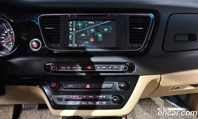 Kia Carnival 2015 2.2 автомат (гидро), миниатюра 12