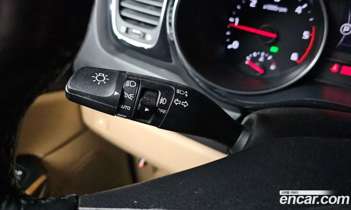 Kia Carnival 2015 2.2 автомат (гидро), фото 14 Kia Carnival 2015 2.2 автомат (гидро), фото 14