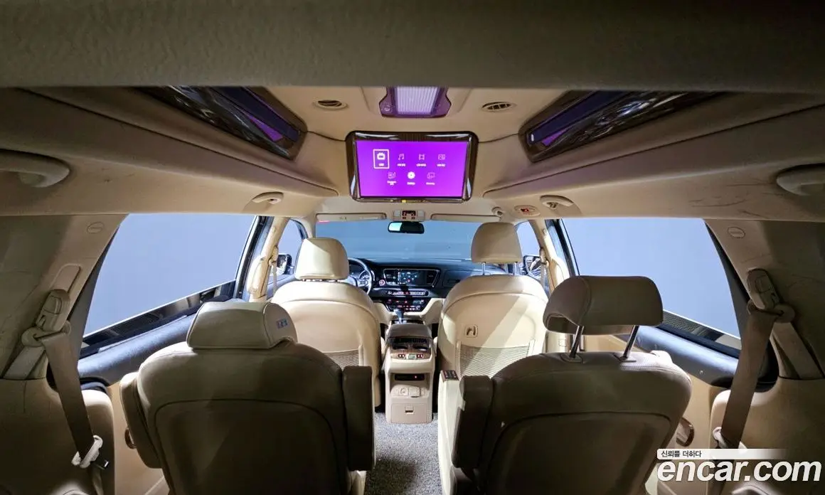 Kia Carnival 2015 2.2 автомат (гидро), фото 19 Kia Carnival 2015 2.2 автомат (гидро), фото 19