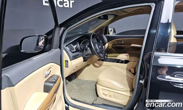 Kia Carnival 2015 2.2 автомат (гидро), миниатюра 10 Kia Carnival 2015 2.2 автомат (гидро), миниатюра 10