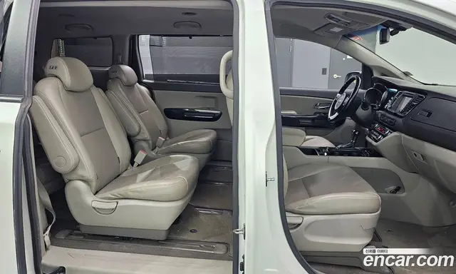 Kia Carnival 2015 2.2 автомат (гидро), миниатюра 11