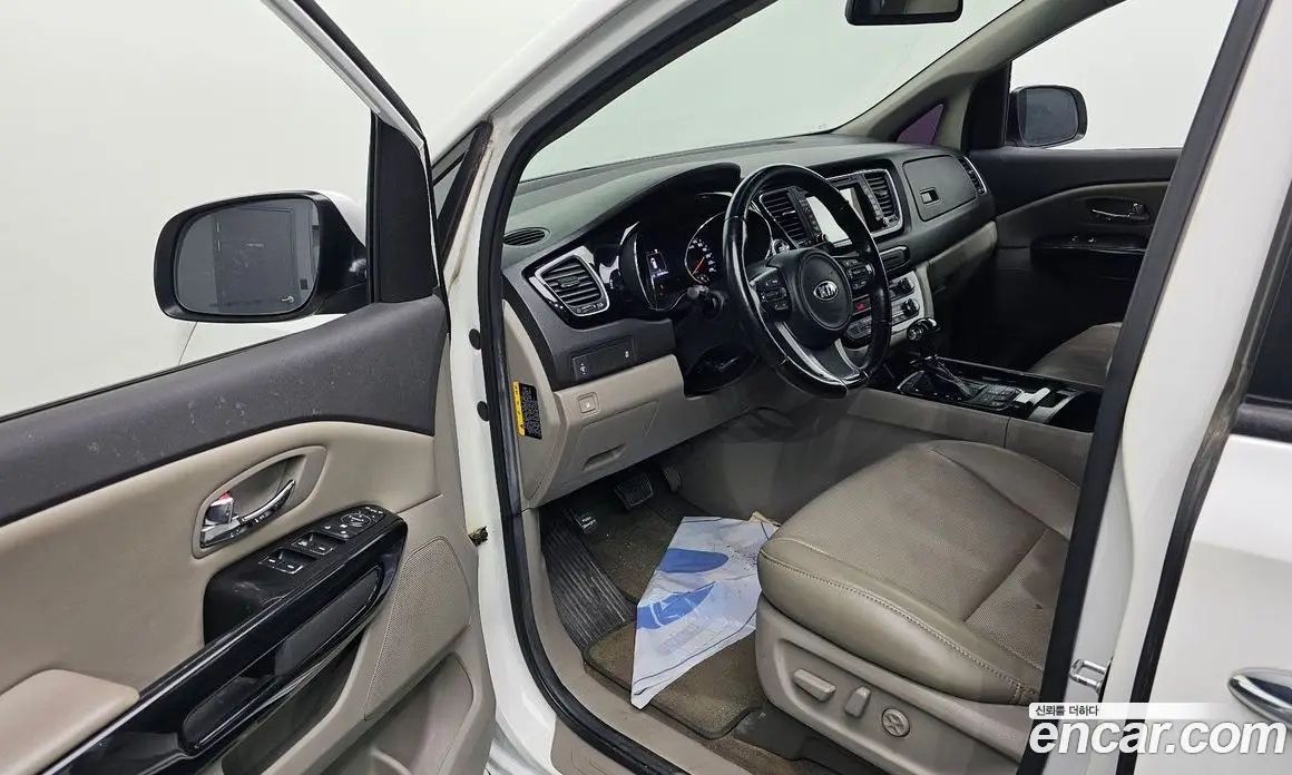 Kia Carnival 2015 2.2 автомат (гидро), фото 10
