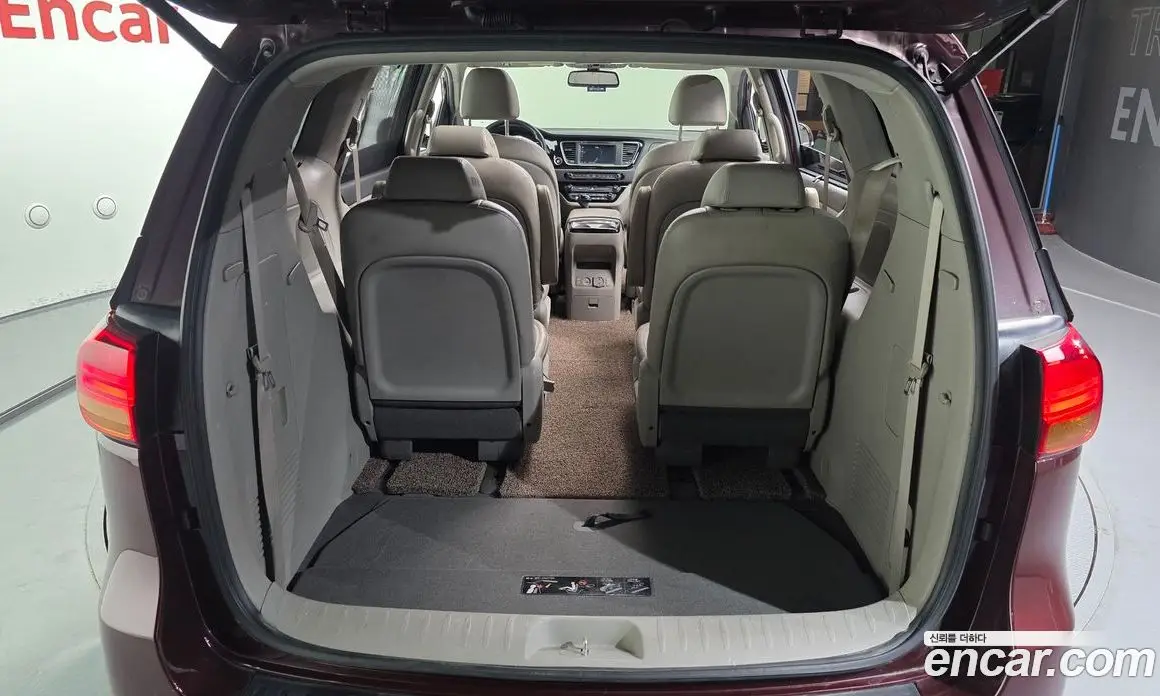 Kia Carnival 2015 2.2 автомат (гидро), фото 20 Kia Carnival 2015 2.2 автомат (гидро), фото 20