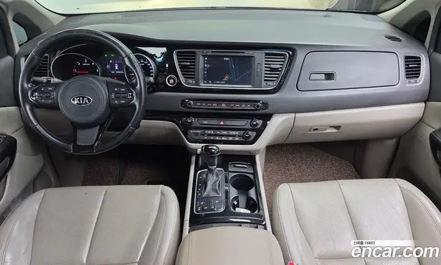 Kia Carnival 2015 2.2 автомат (гидро), миниатюра 7 Kia Carnival 2015 2.2 автомат (гидро), миниатюра 7