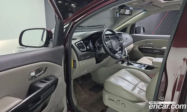 Kia Carnival 2015 2.2 автомат (гидро), миниатюра 10 Kia Carnival 2015 2.2 автомат (гидро), миниатюра 10
