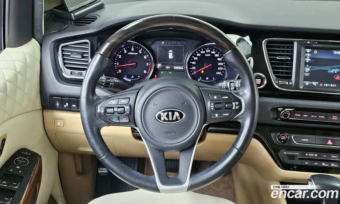 Kia Carnival 2016 3.3 автомат (гидро), фото 13 Kia Carnival 2016 3.3 автомат (гидро), фото 13