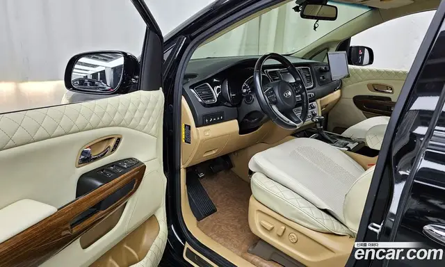 Kia Carnival 2016 3.3 автомат (гидро), миниатюра 10 Kia Carnival 2016 3.3 автомат (гидро), миниатюра 10