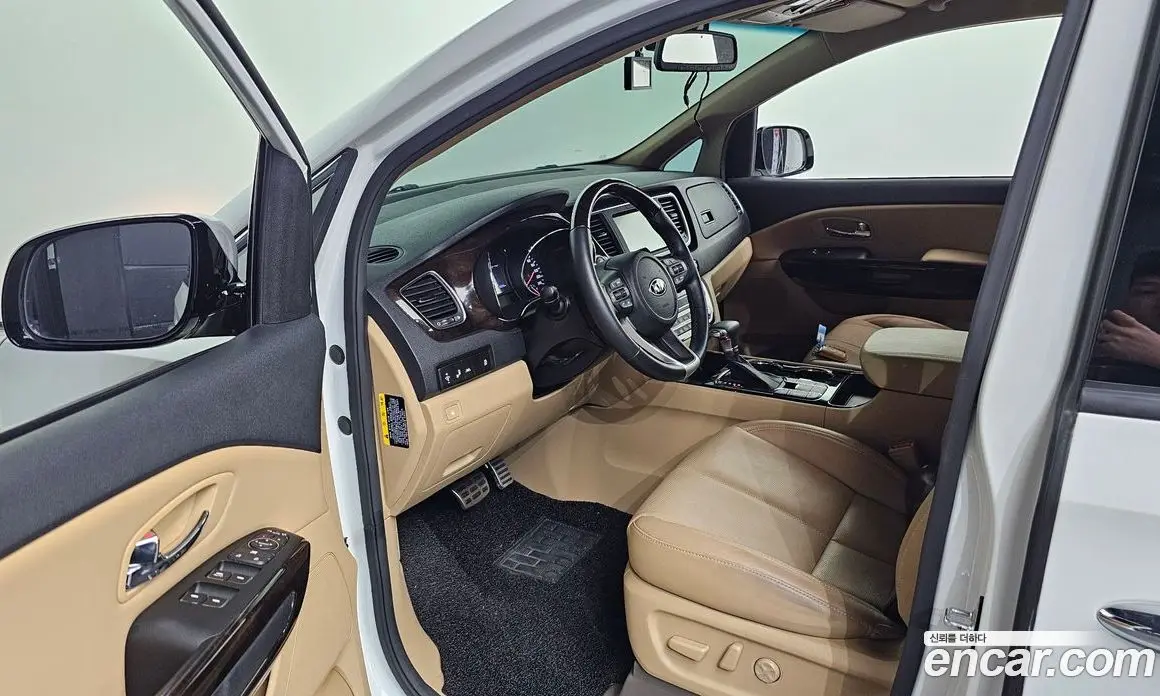 Kia Carnival 2018 2.2 автомат (гидро), фото 13