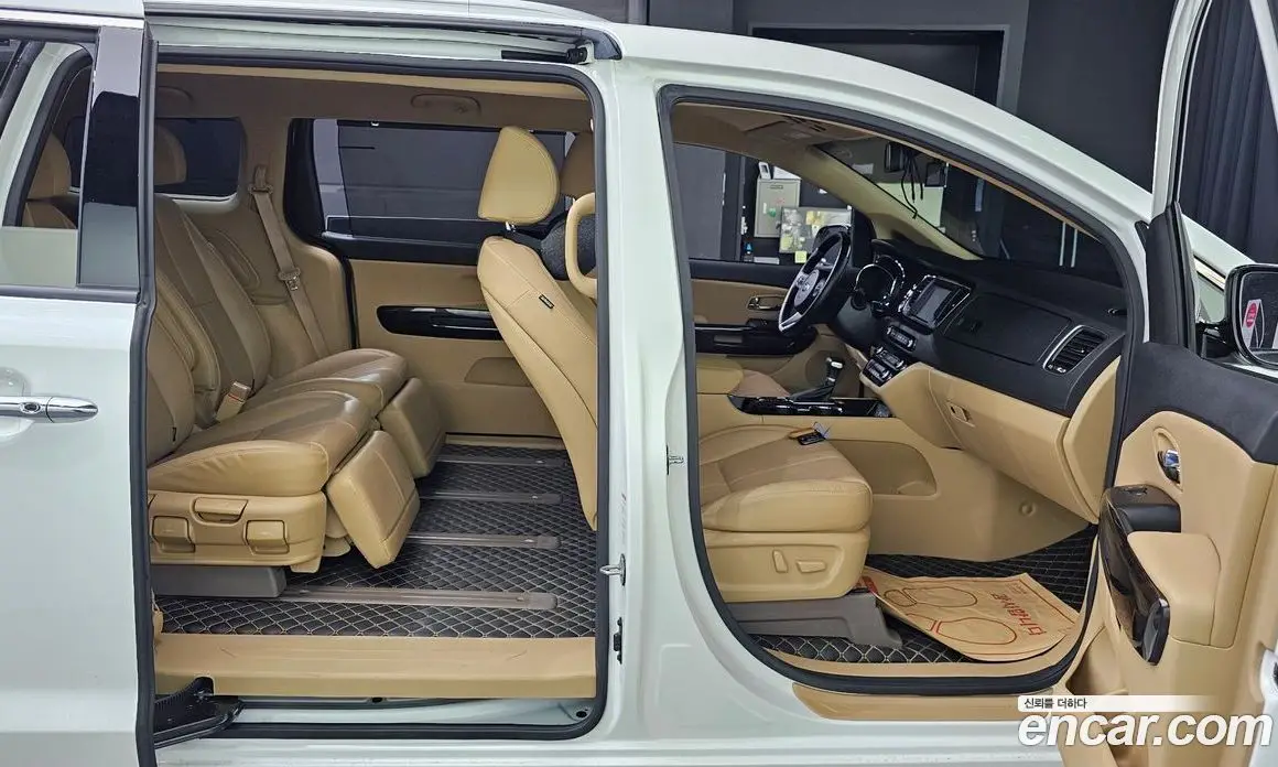 Kia Carnival 2018 2.2 автомат (гидро), фото 17