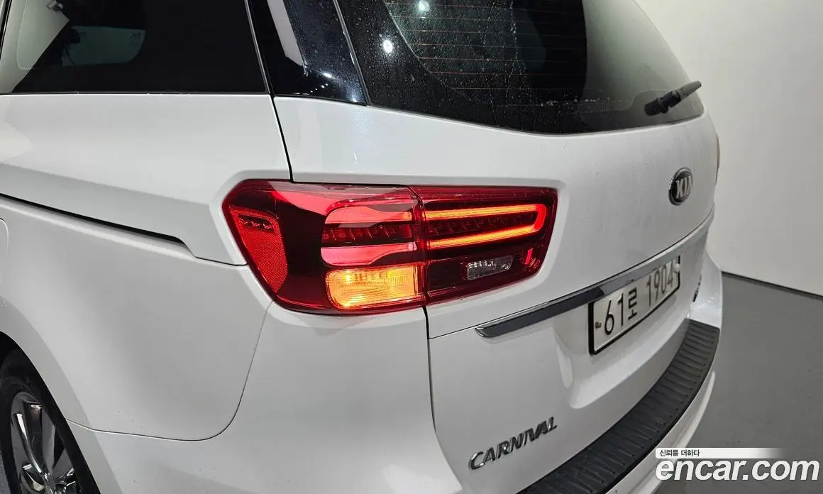 Kia Carnival 2018 2.2 автомат (гидро), фото 9