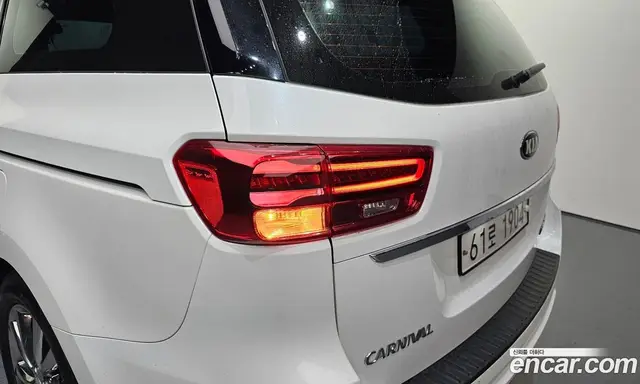 Kia Carnival 2018 2.2 автомат (гидро), миниатюра 9