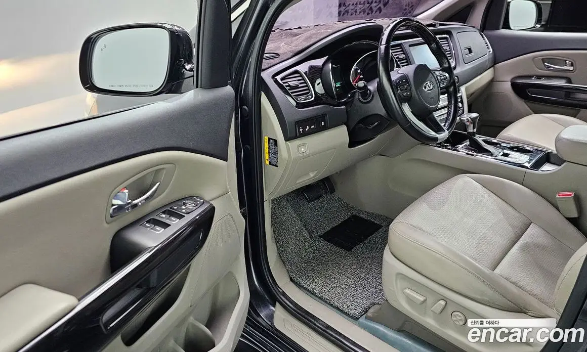Kia Carnival 2018 2.2 автомат (гидро), фото 11 Kia Carnival 2018 2.2 автомат (гидро), фото 11
