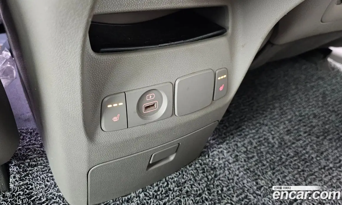 Kia Carnival 2018 2.2 автомат (гидро), фото 17 Kia Carnival 2018 2.2 автомат (гидро), фото 17