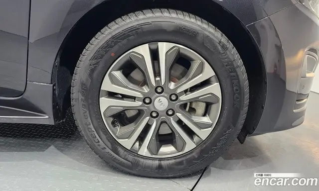 Kia Carnival 2018 2.2 автомат (гидро), миниатюра 5 Kia Carnival 2018 2.2 автомат (гидро), миниатюра 5