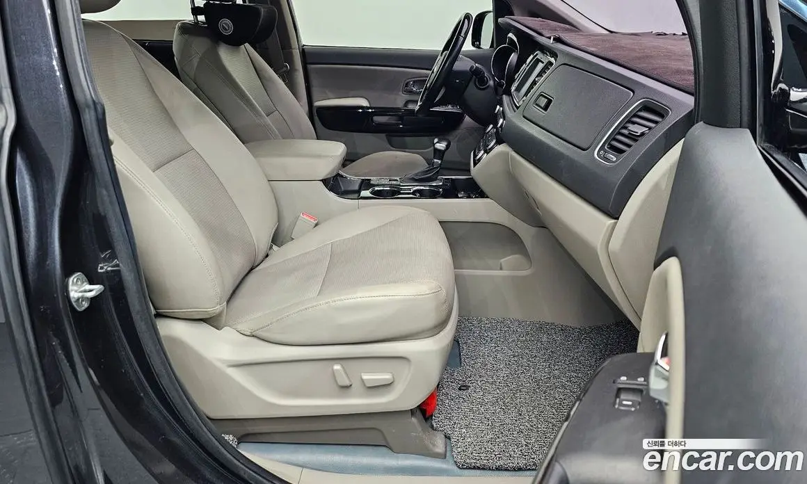 Kia Carnival 2018 2.2 автомат (гидро), фото 10 Kia Carnival 2018 2.2 автомат (гидро), фото 10