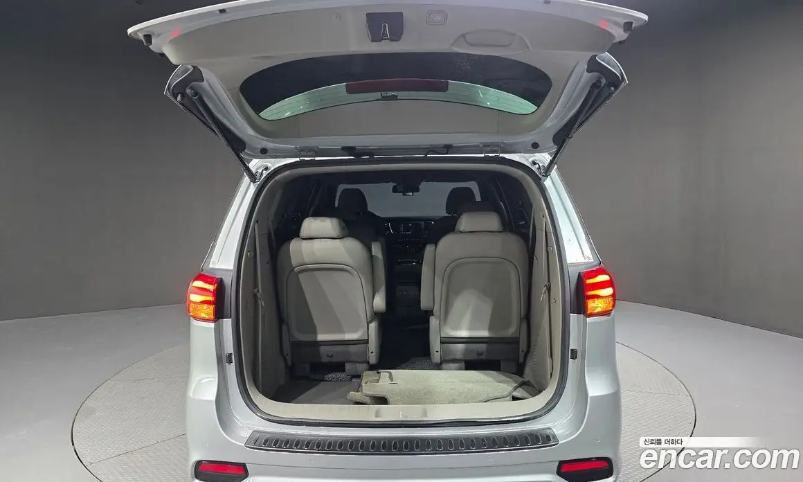 Kia Carnival 2018 2.2 автомат (гидро), фото 20 Kia Carnival 2018 2.2 автомат (гидро), фото 20