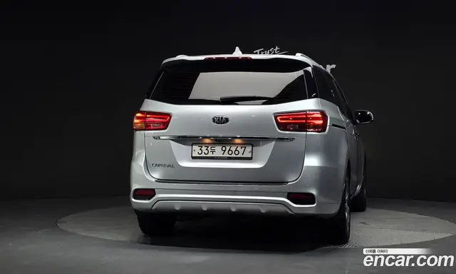 Kia Carnival 2018 2.2 автомат (гидро), миниатюра 4 Kia Carnival 2018 2.2 автомат (гидро), миниатюра 4