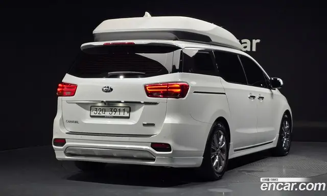 Kia Carnival 2018 2.2 автомат (гидро), миниатюра 2