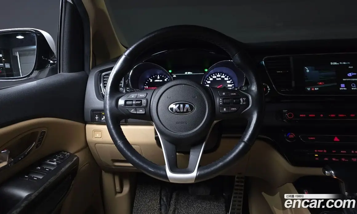 Kia Carnival 2018 2.2 автомат (гидро), фото 12