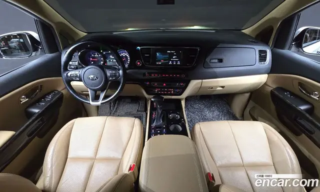 Kia Carnival 2018 2.2 автомат (гидро), миниатюра 7