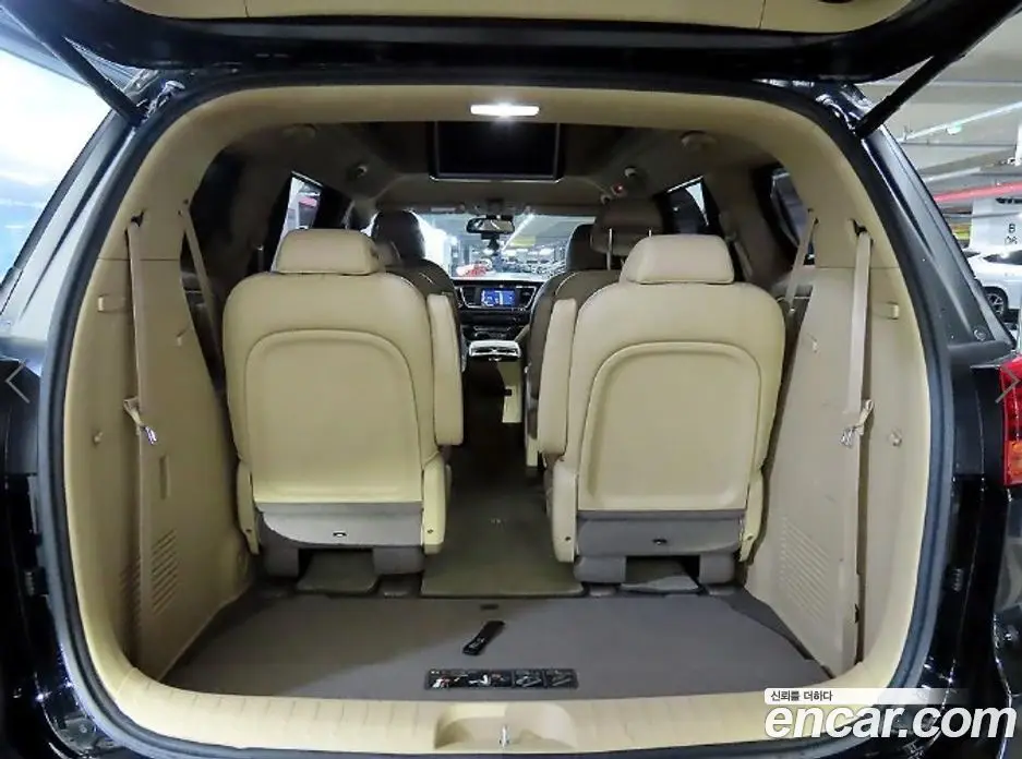 Kia Carnival 2019 2.2 автомат (гидро), фото 16 Kia Carnival 2019 2.2 автомат (гидро), фото 16