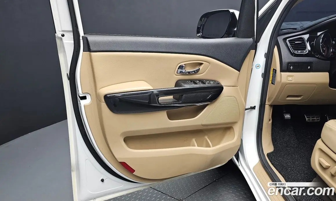Kia Carnival 2019 2.2 автомат (гидро), фото 15 Kia Carnival 2019 2.2 автомат (гидро), фото 15