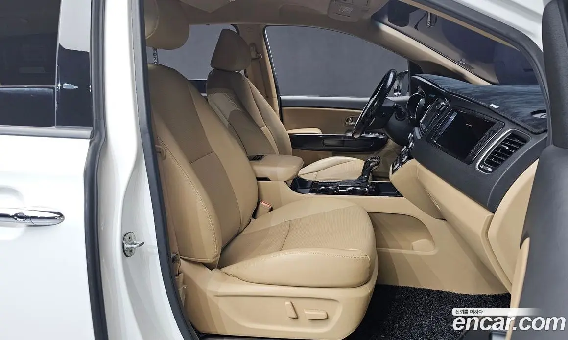 Kia Carnival 2019 2.2 автомат (гидро), фото 16 Kia Carnival 2019 2.2 автомат (гидро), фото 16