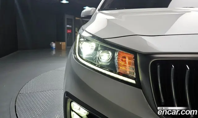 Kia Carnival 2019 2.2 автомат (гидро), миниатюра 8 Kia Carnival 2019 2.2 автомат (гидро), миниатюра 8