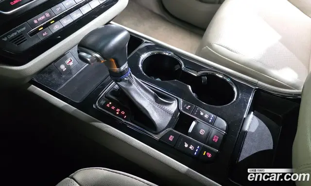 Kia Carnival 2020 2.2 автомат (гидро), миниатюра 12