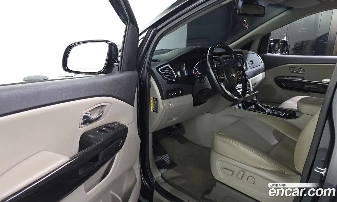 Kia Carnival 2020 2.2 автомат (гидро), фото 13