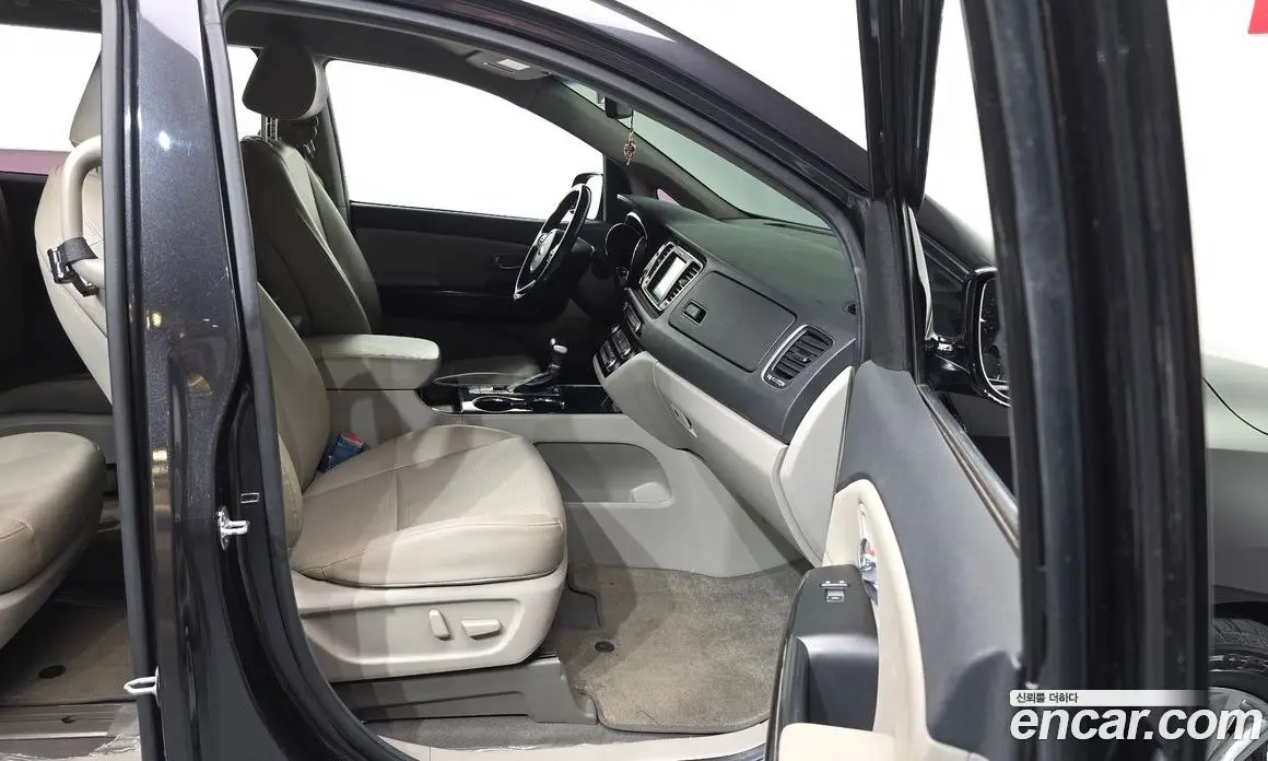 Kia Carnival 2020 2.2 автомат (гидро), фото 17
