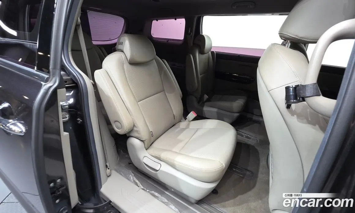 Kia Carnival 2020 2.2 автомат (гидро), фото 18
