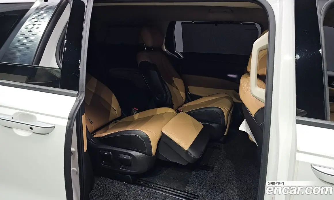 Kia Carnival 2021 2.2 автомат (гидро), фото 11