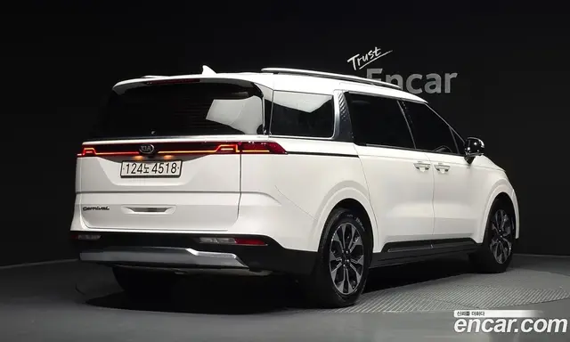 Kia Carnival 2021 2.2 автомат (гидро), миниатюра 2