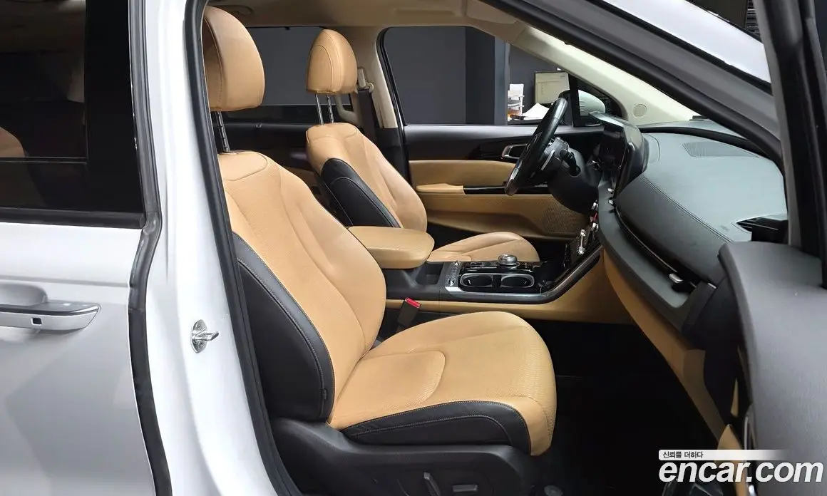 Kia Carnival 2021 2.2 автомат (гидро), фото 17