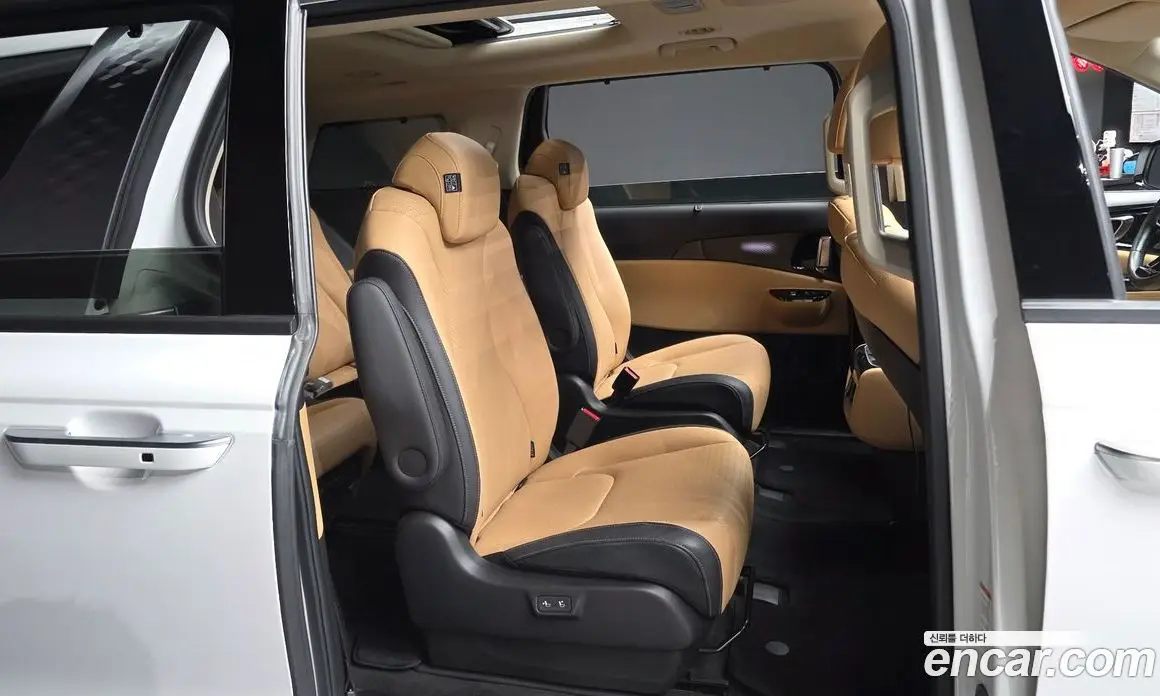 Kia Carnival 2021 2.2 автомат (гидро), фото 18