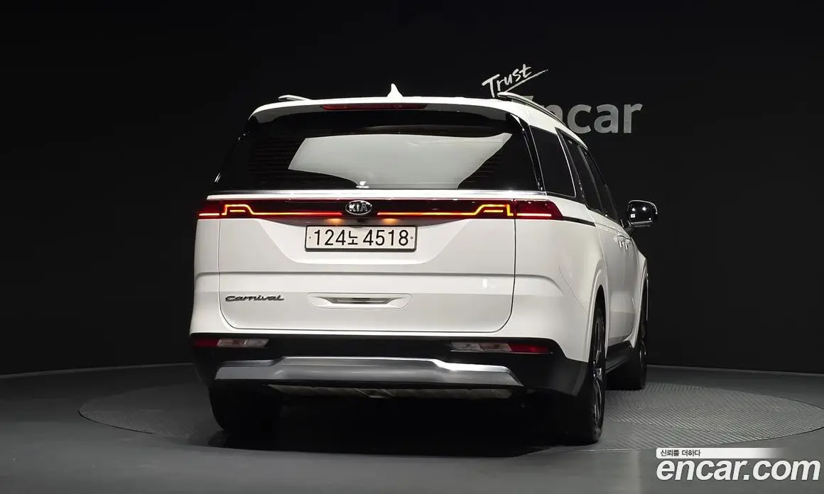 Kia Carnival 2021 2.2 автомат (гидро), фото 4