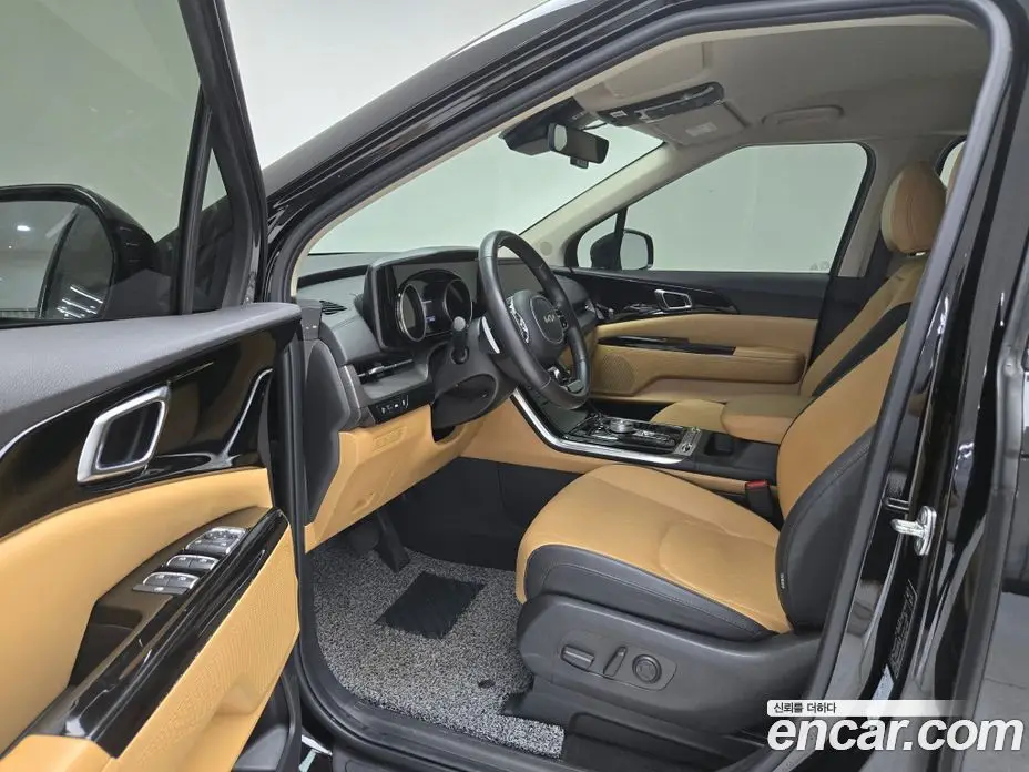 Kia Carnival 2023 2.2 автомат (гидро), фото 9