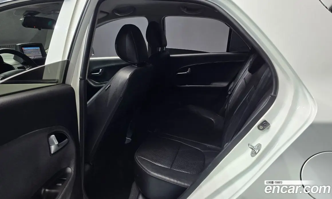 Kia Morning 2011 1.0 автомат (гидро), фото 12 Kia Morning 2011 1.0 автомат (гидро), фото 12