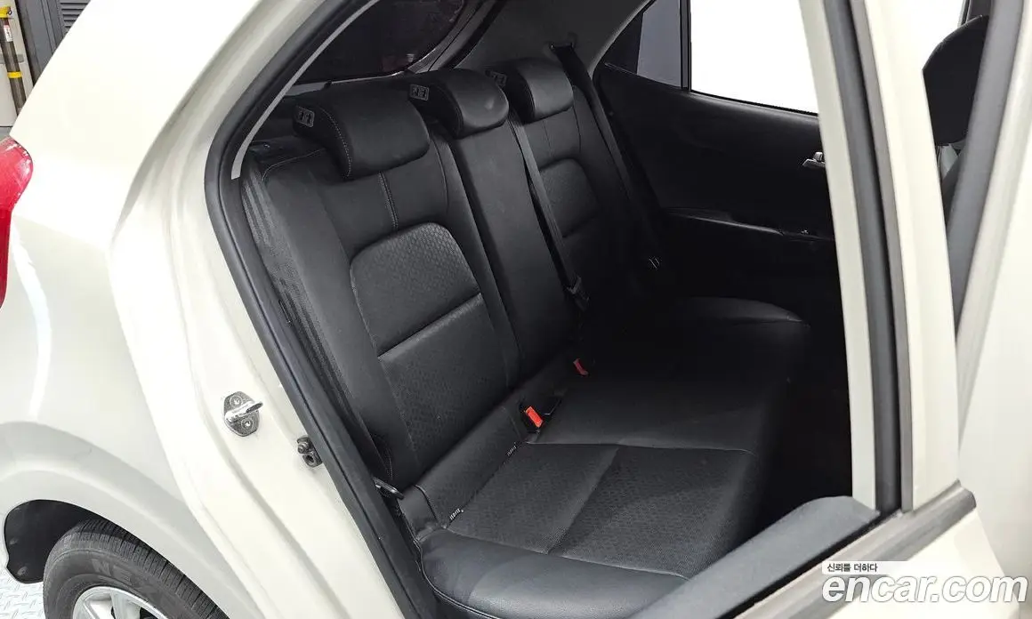 Kia Morning 2017 1.0 автомат (гидро), фото 17 Kia Morning 2017 1.0 автомат (гидро), фото 17