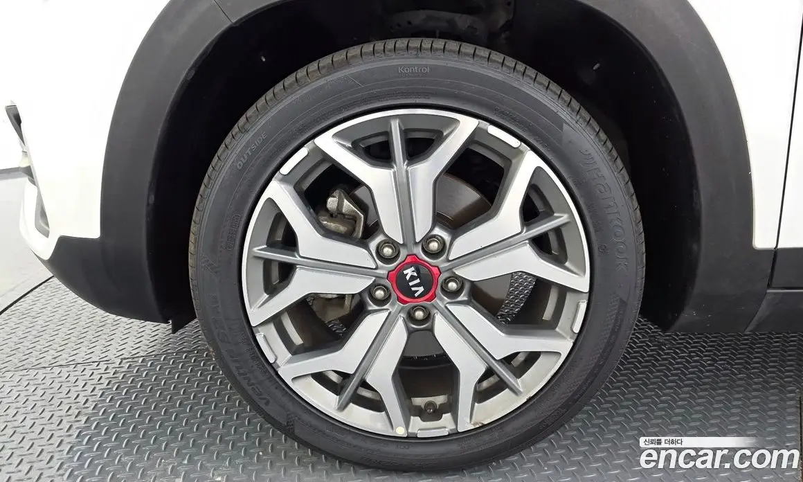 Kia Seltos 2020 1.6 автомат (гидро), фото 5